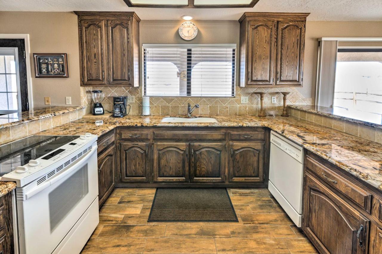 Bullhead City Home With Private Pool, Hot Tub And View 外观 照片